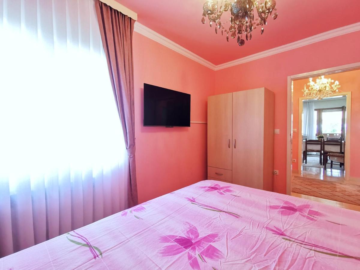 Apartments Mira คาชเตลา ภายนอก รูปภาพ